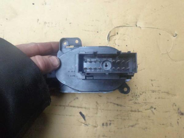 COMMODO FORD FIESTA 2002+ ( PHARE UNIQUEMENT ) - Vue 2